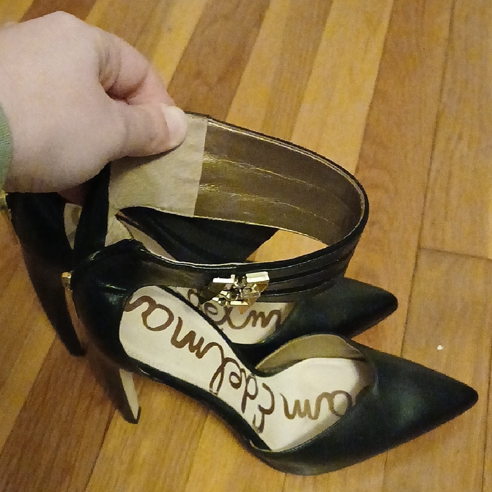 Sam Edelman Black Pointed Toe Heels